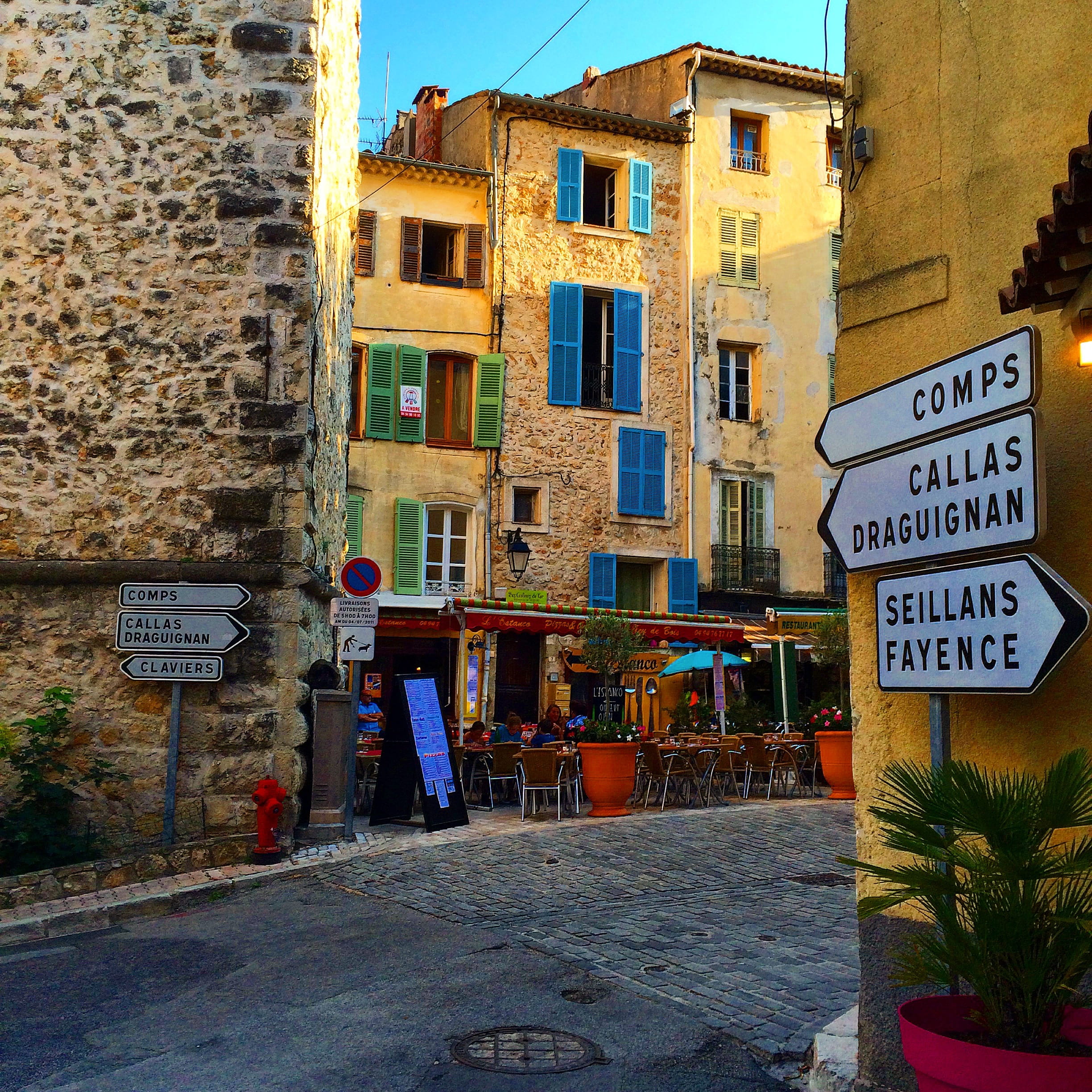 city, residential district, beside, road, square, information, window, sign, architecture, street, france, non-western script, comps, road sign, day, 1080P, Phone HD Wallpaper