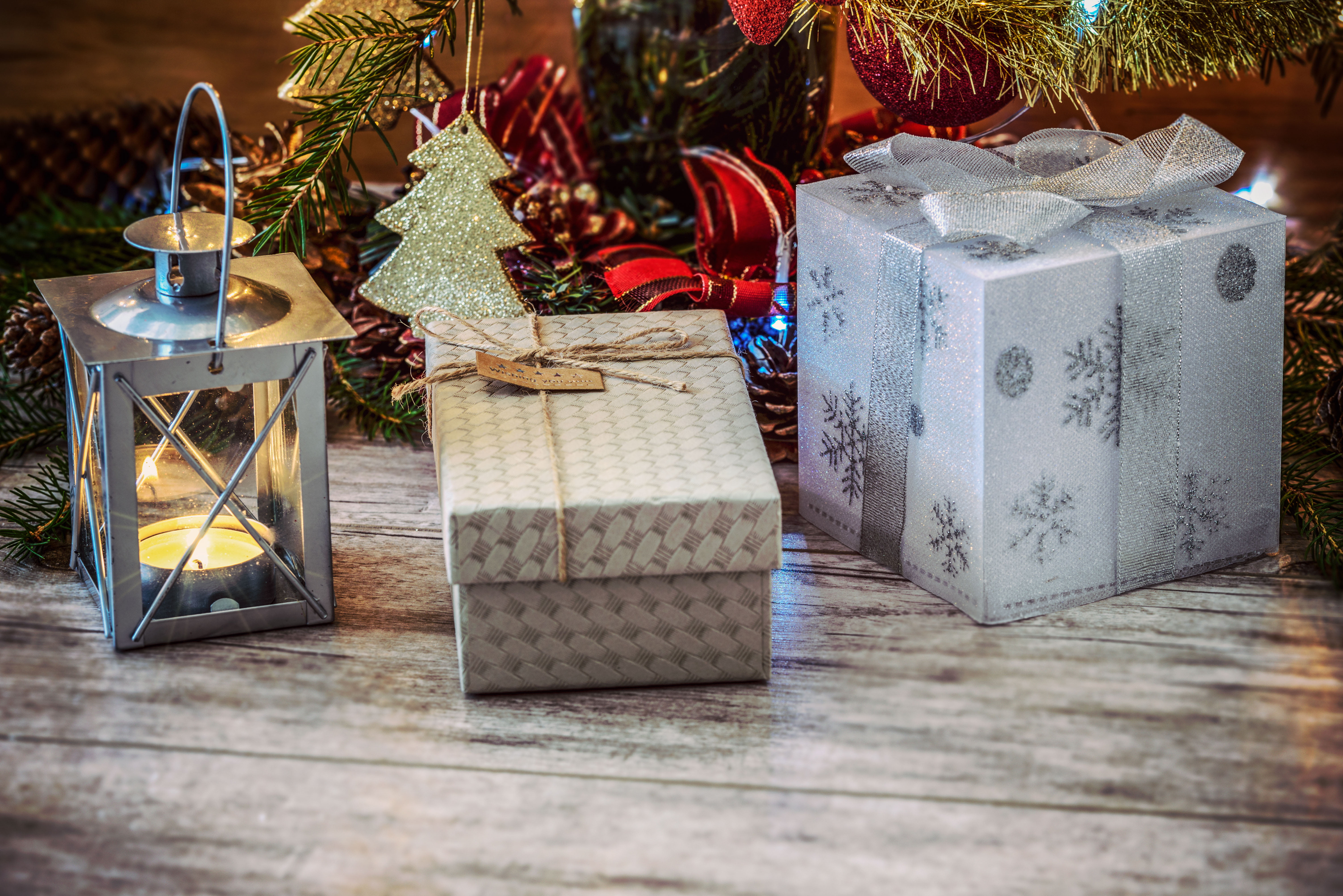 wood - Material, decoration, winter, container, christmas, celebration, ornaments, silver, gift, holiday - event, year, design, shiny, christmas decoration, HD Wallpaper