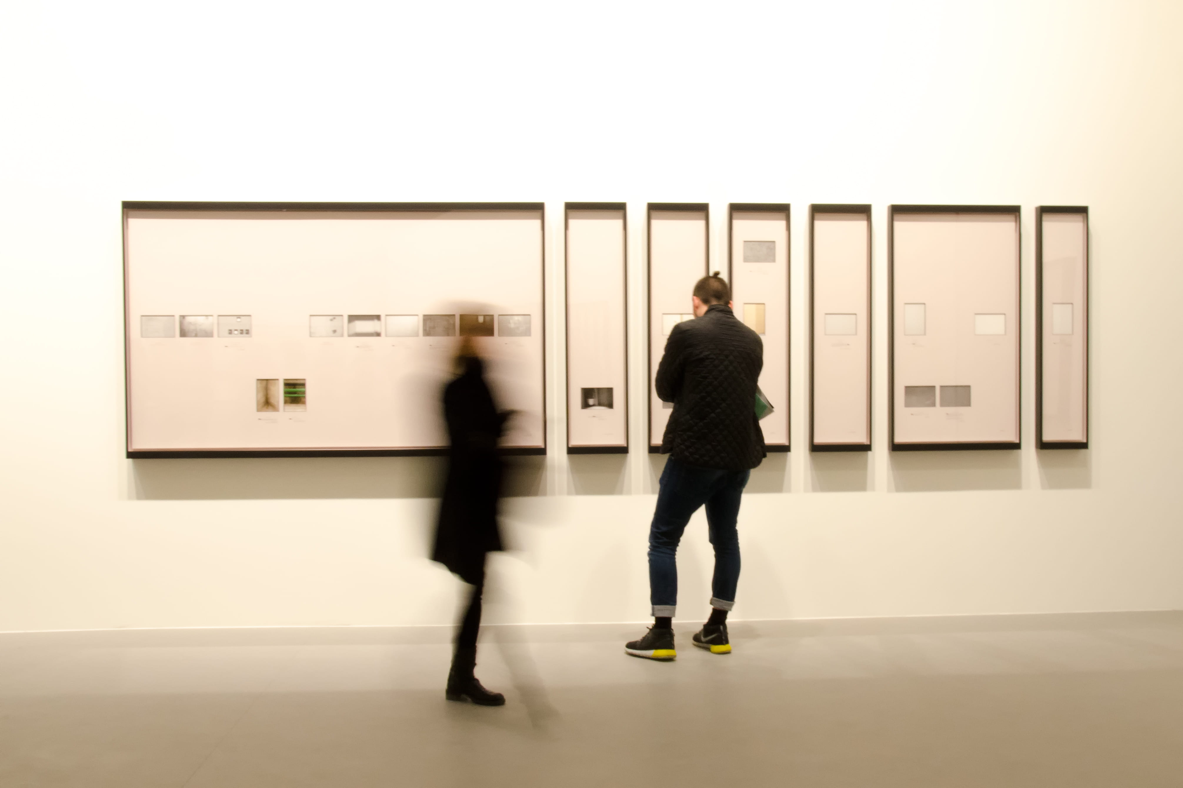 france, businessman, standing, business, 4K, business person, males, paris, expo, tableaux, blurred motion, full length, rear view, musée, people, art, HD Wallpaper