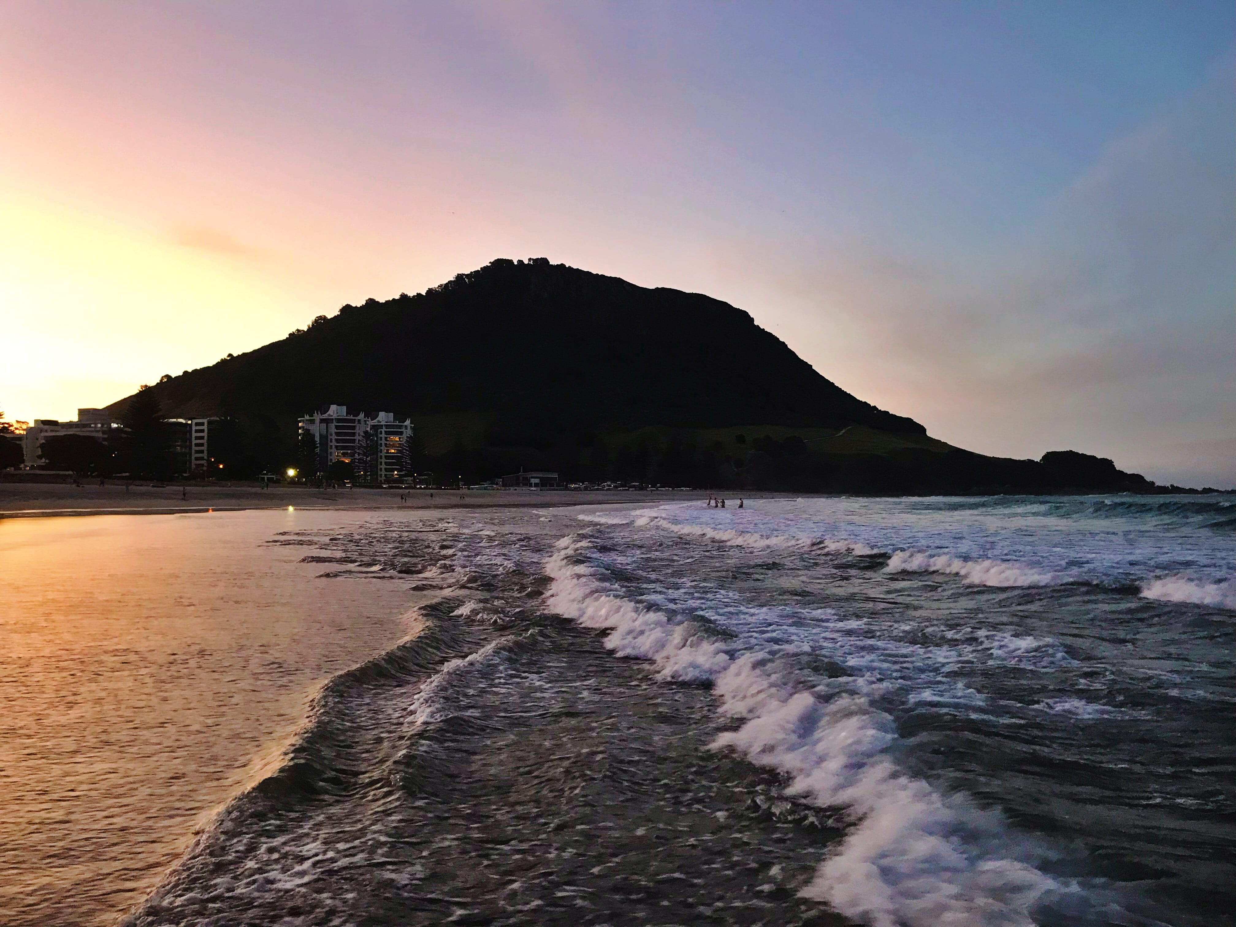 4K, beach, sunset, motion, tauranga, tranquility, no people, mountain, nature, waves, tranquil scene, built structure, sea, ocean, new zealand, water, HD Wallpaper