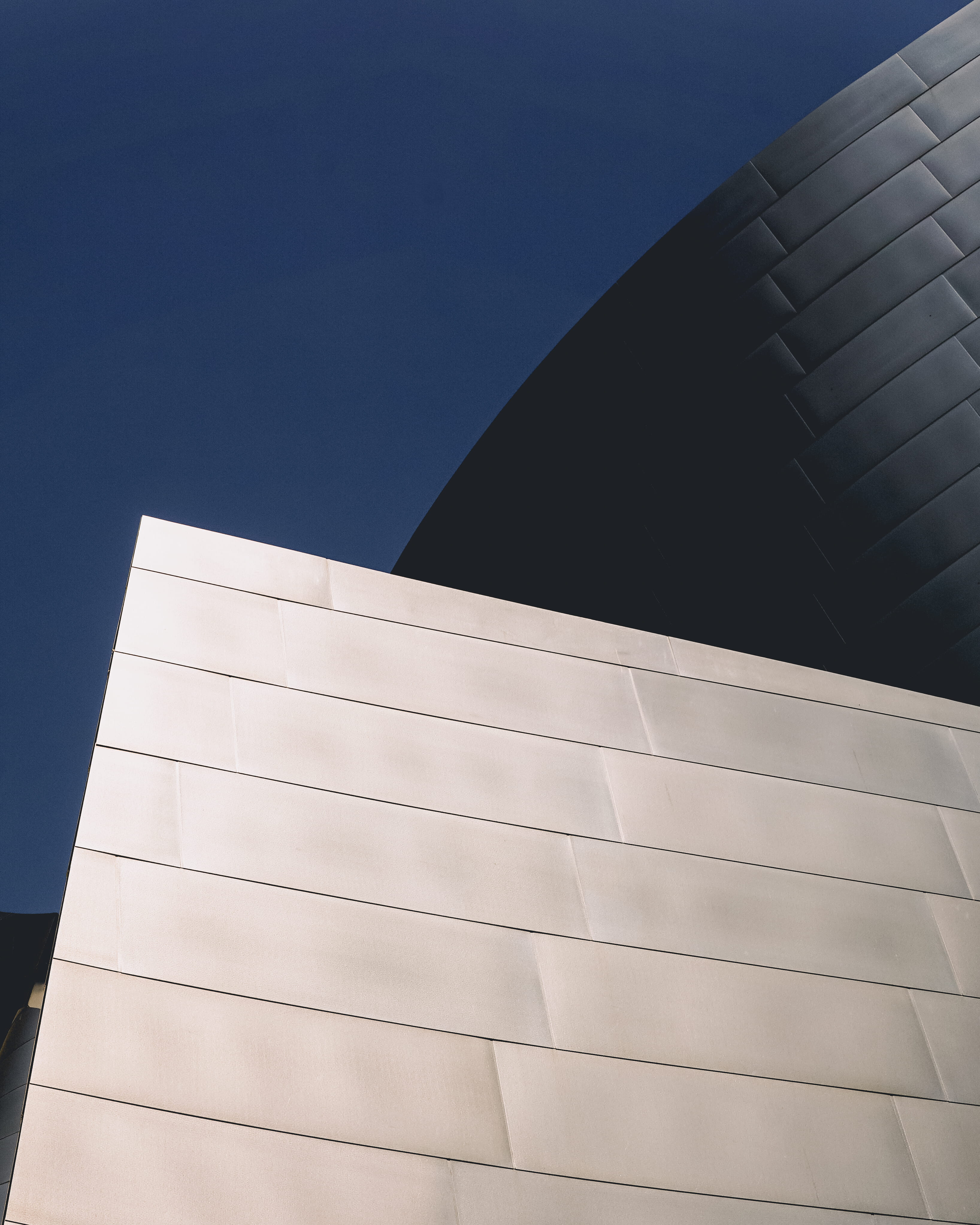building exterior, wall - building feature, los angeles, outdoors, modern, built structure, office building exterior, city, building, shadow, day, california, Phone HD Wallpaper