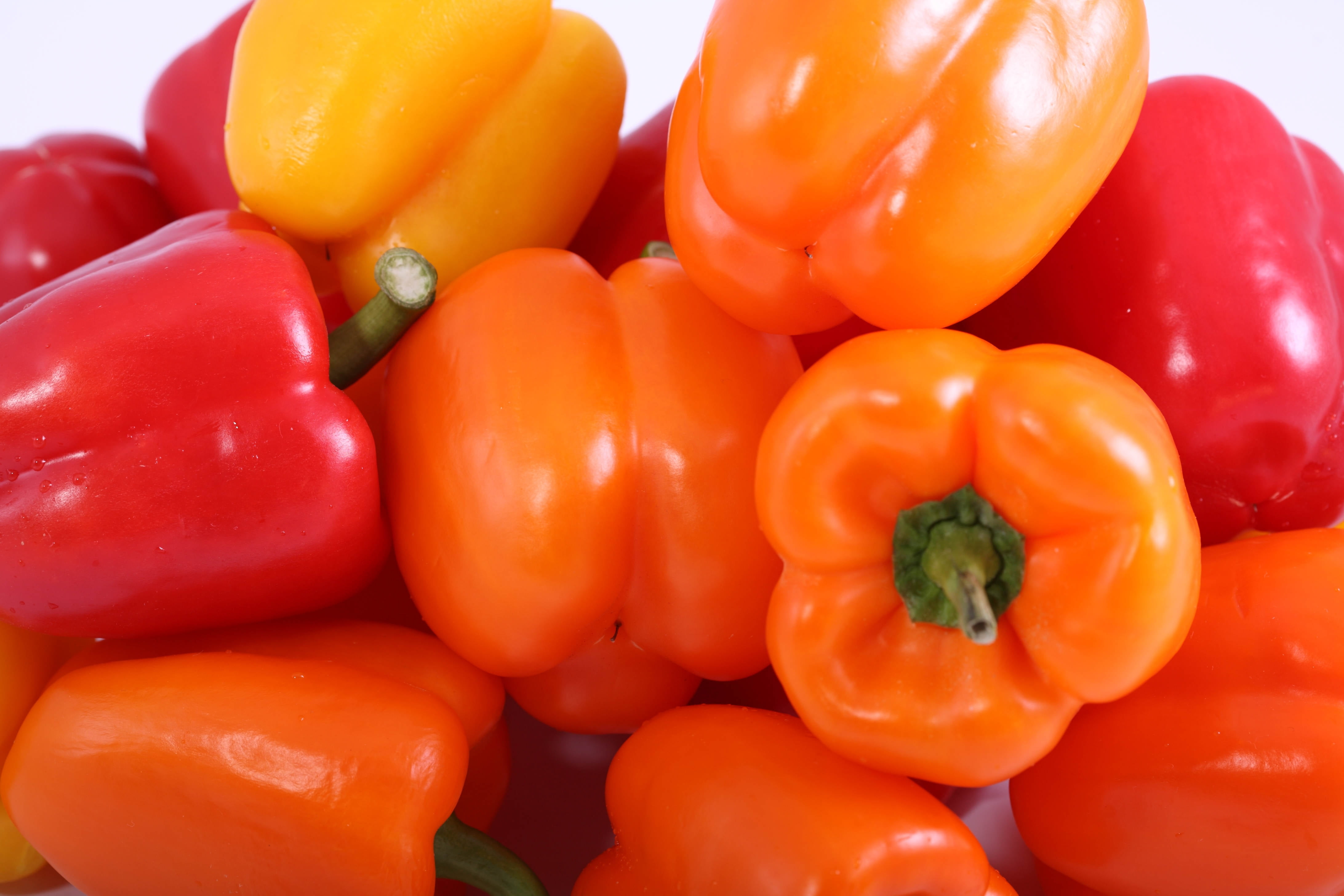 wellbeing, colors, raw Food, green Color, pepper - Vegetable, orange Color, ingredient, still life, red bell pepper, healthy Eating, heap, bell, 4K, no People, HD Wallpaper
