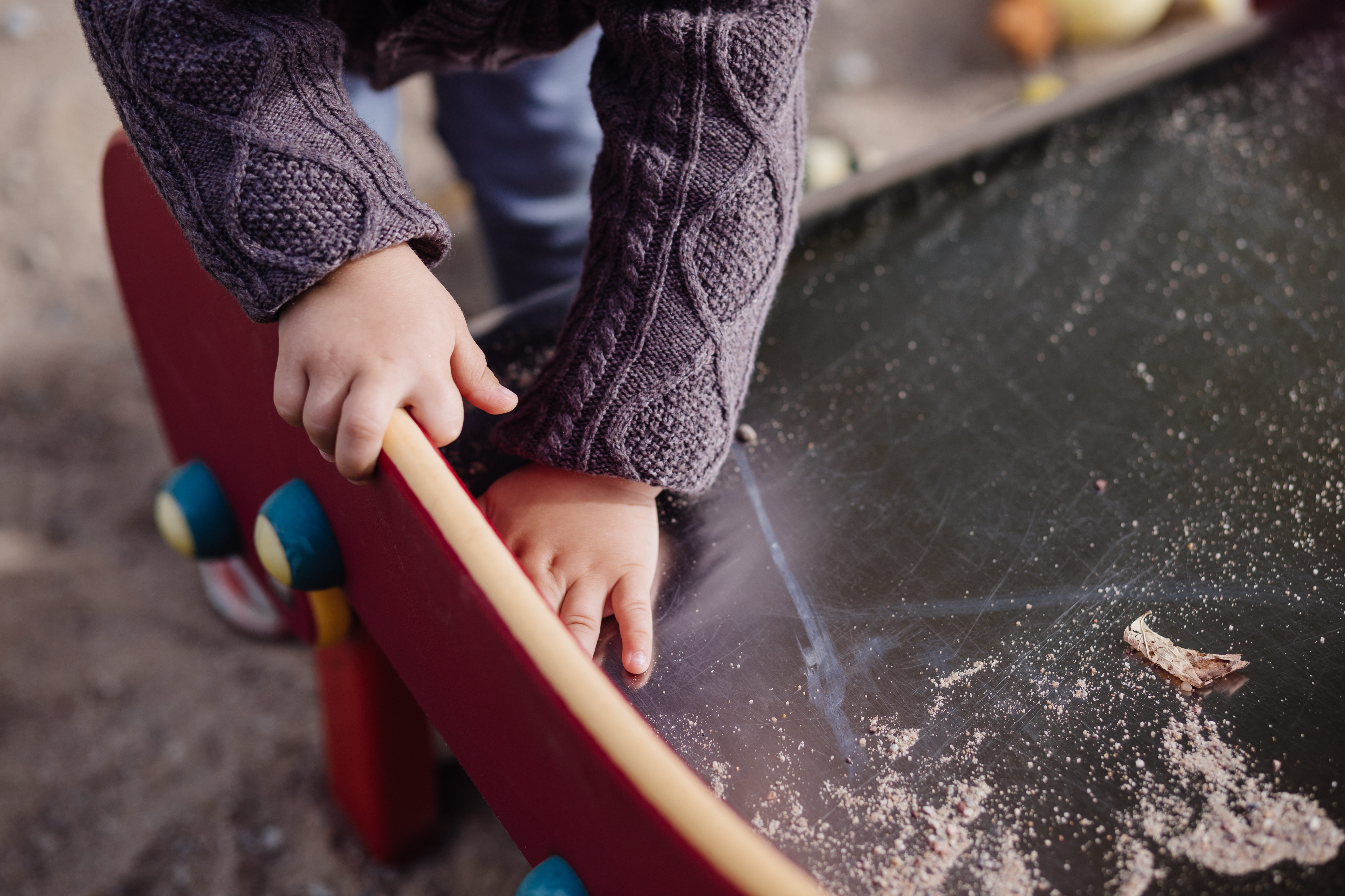 daycare, human limb, activity, surface, hands, 5K, day, human body part, casual clothing, child, close-up, water, motion, active, lifestyles, fun, childhood, HD Wallpaper