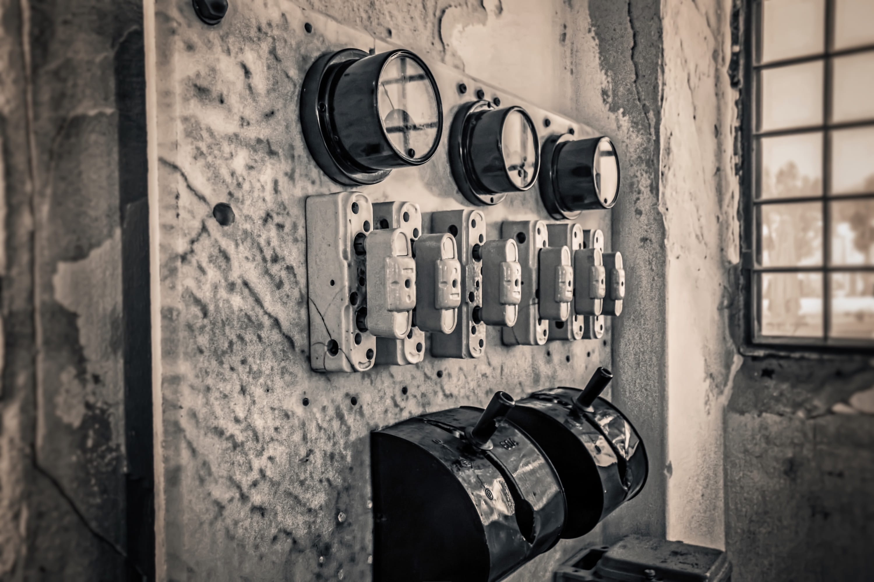 connection, rusty, electric meter, wall - building feature, retro, power, dirty, fuel and power generation, control, abandoned, vintage, technology, old, HD Wallpaper