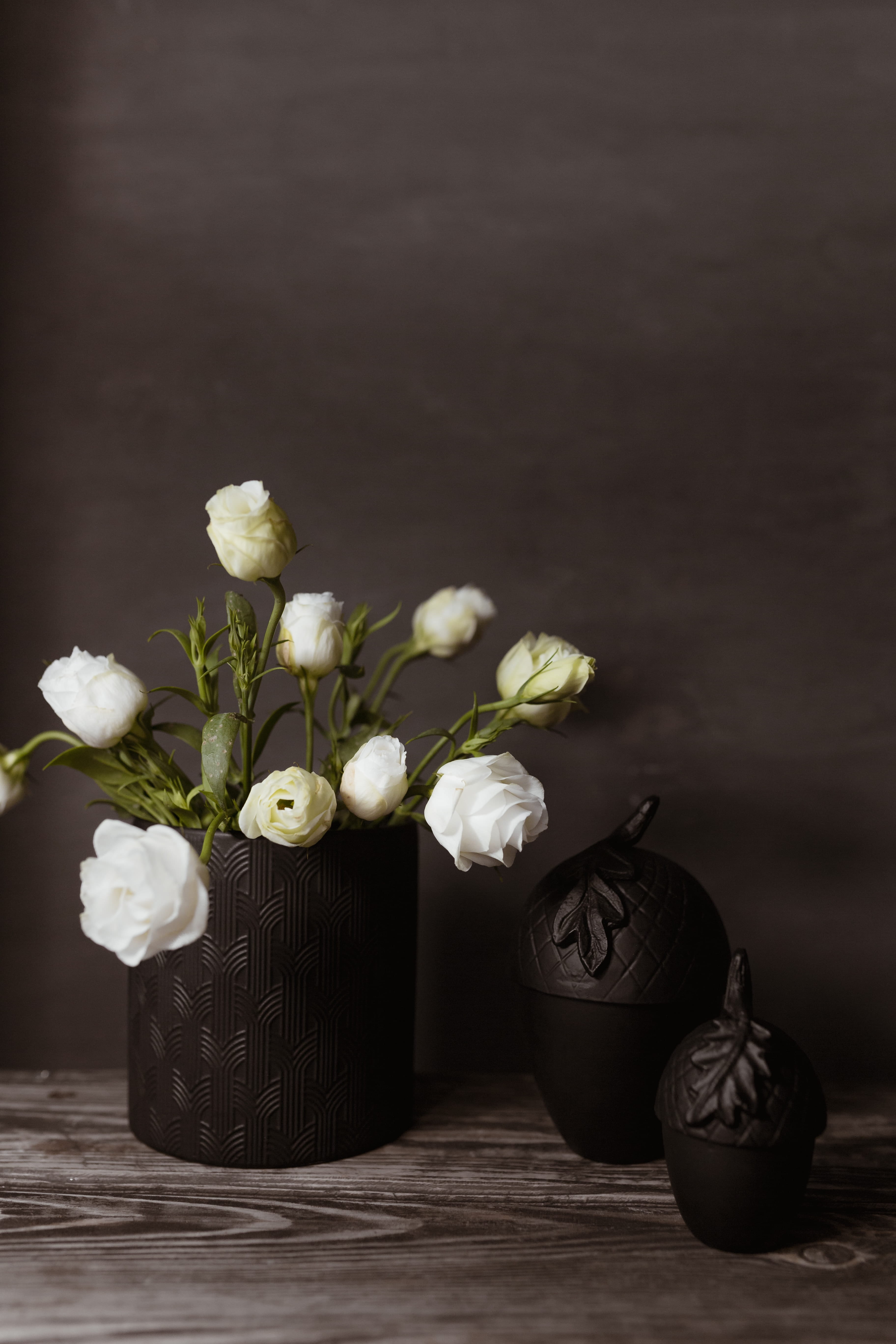 vase, inflorescence, white pumpkin, bunch of flowers, beauty in nature, indoors, home, 5K, pumpkin, flowers, flowering plant, flower head, freshness, petal, Phone HD Wallpaper