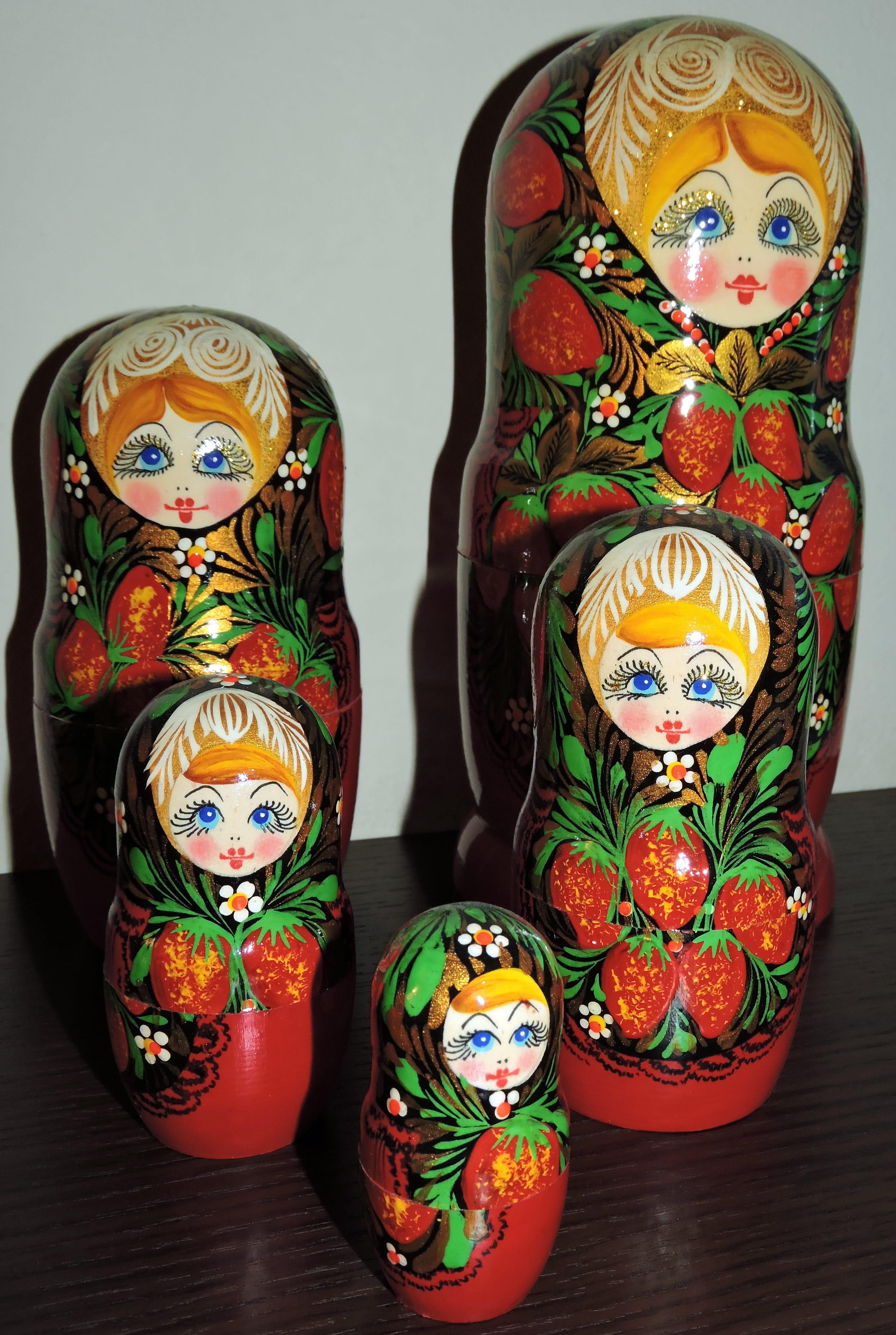 nestable, five, no people, Doll, colorful, design, female likeness, still life, Matryoshka, wood - material, representation, pattern, Game, doll, indoors, Phone HD Wallpaper