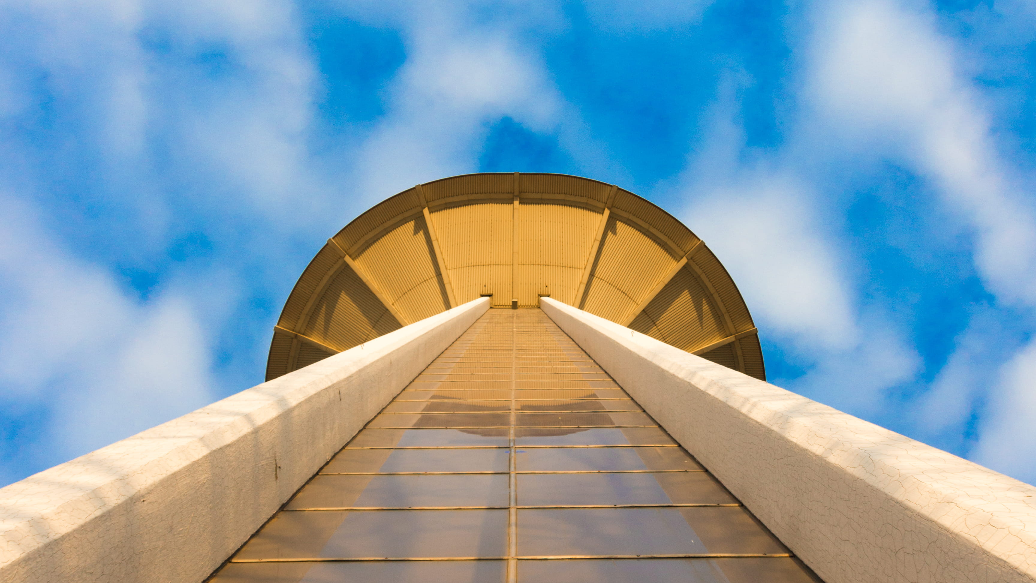urban Scene, photo, outdoors, view, sunlight, office building exterior, architecture, sky, city, travel destinations, steps, staircase, angle, daytime, HD Wallpaper