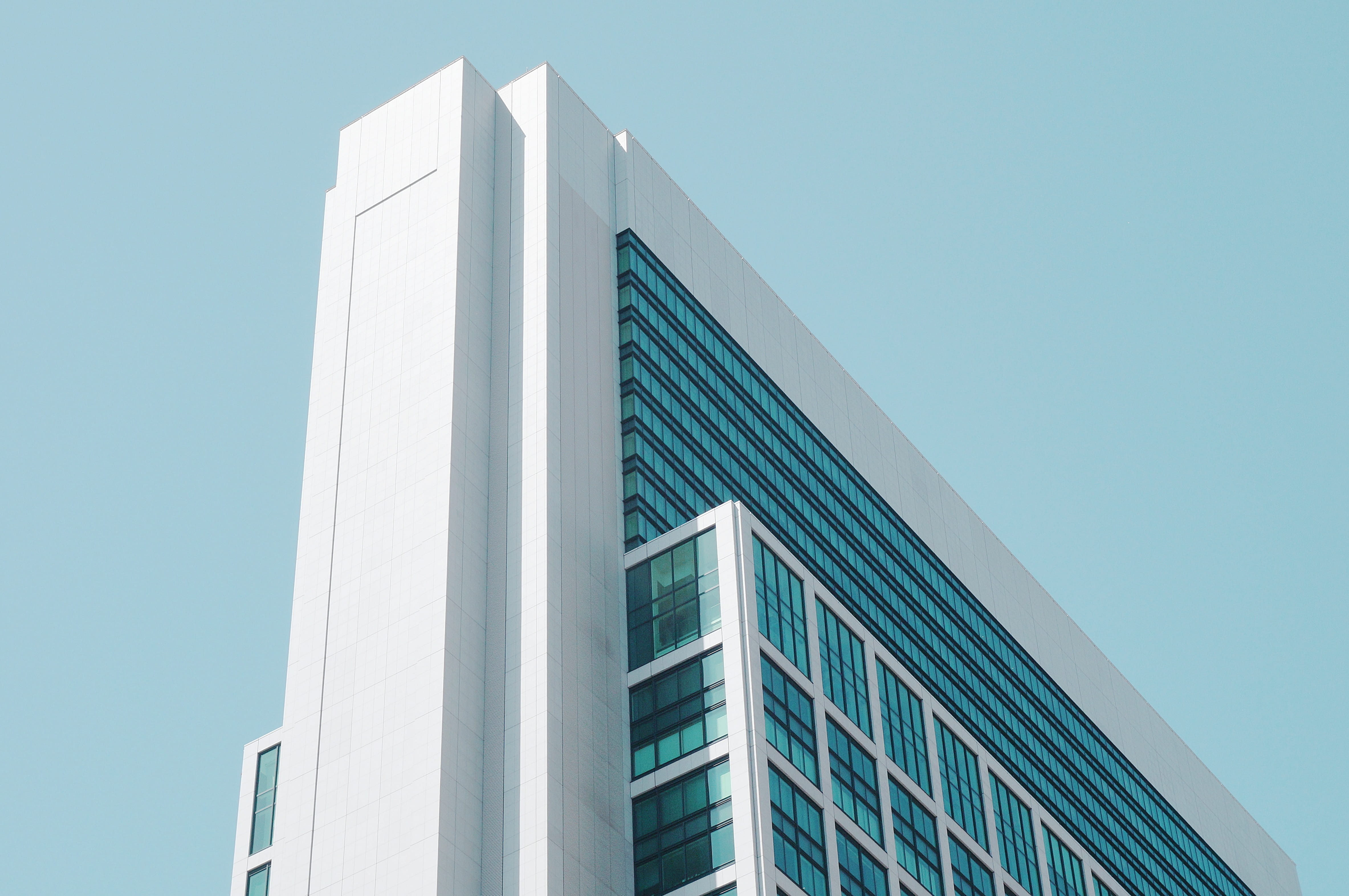 no people, building Exterior, nature, office, window, angle, sunlight, concrete, built Structure, urban Scene, tower, 4K, white, office building exterior, HD Wallpaper