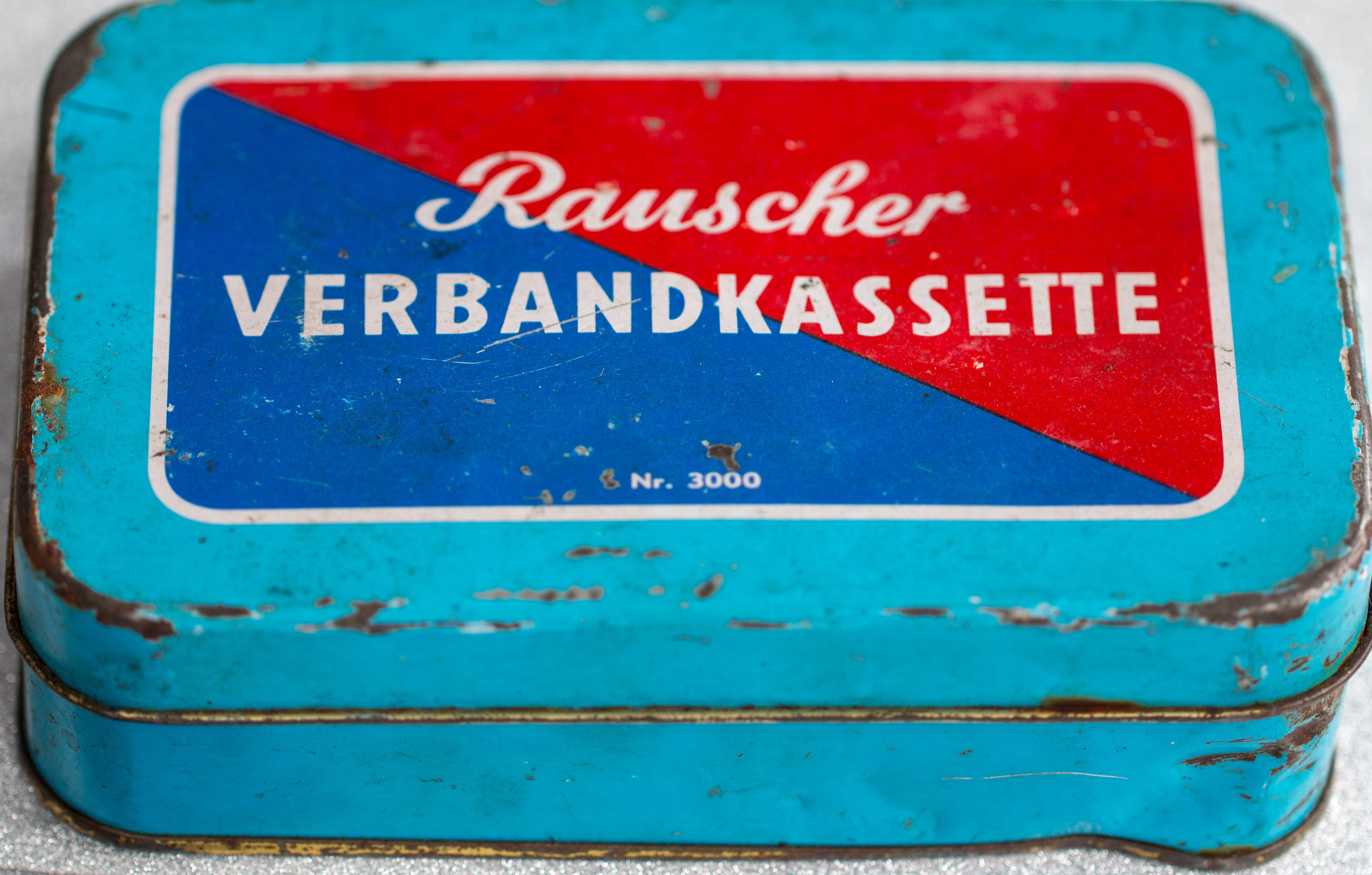 road sign, old, script, blue, outdoors, communication, recycling, metal, emergency, day, sheet, warning sign, color, tin can, capital letter, text, guidance, HD Wallpaper