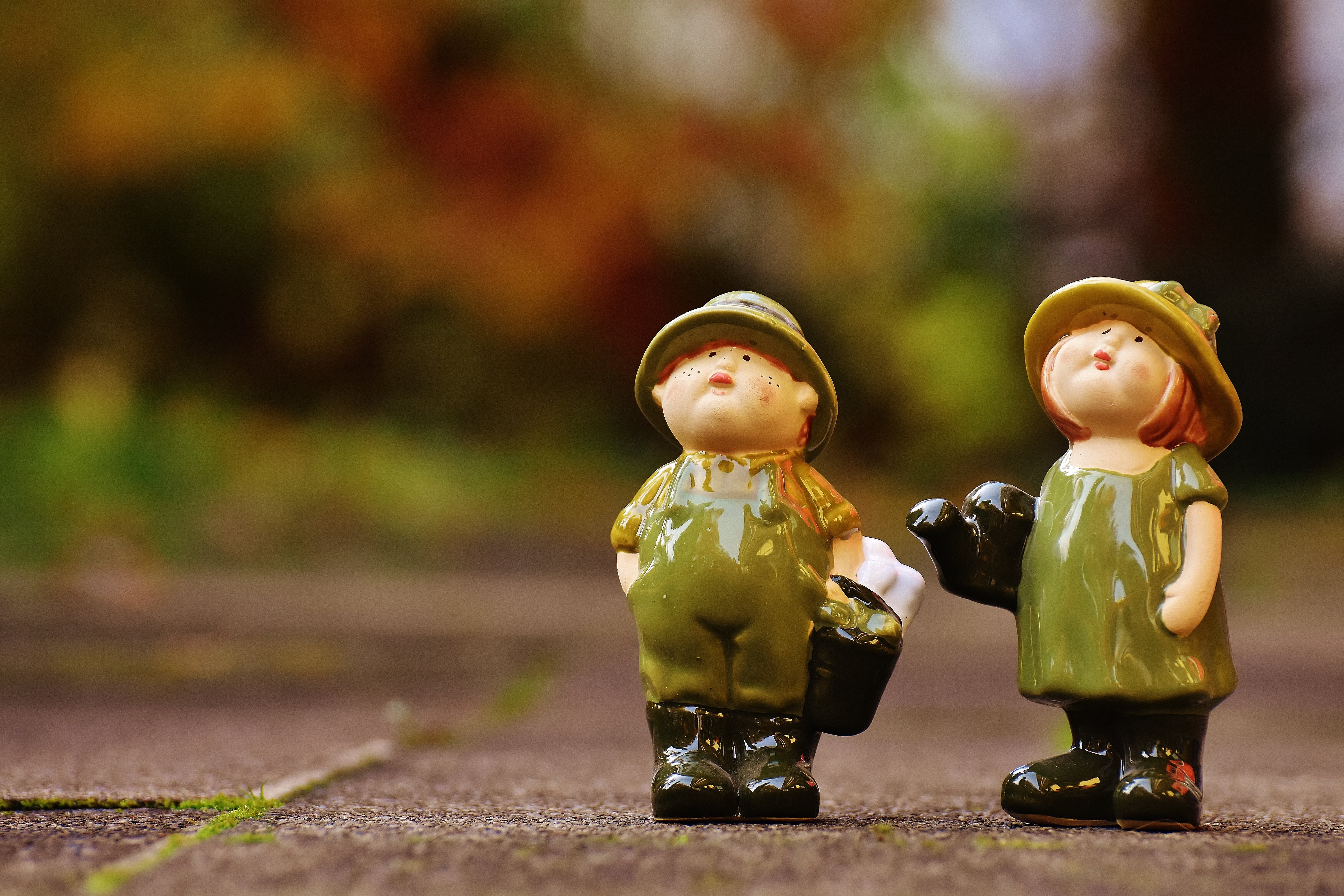 cute, day, garden, small, sister, figures, offspring, men, focus on foreground, child, 5K, ceramic, boys, innocence, funny, gardening, togetherness, nature, HD Wallpaper