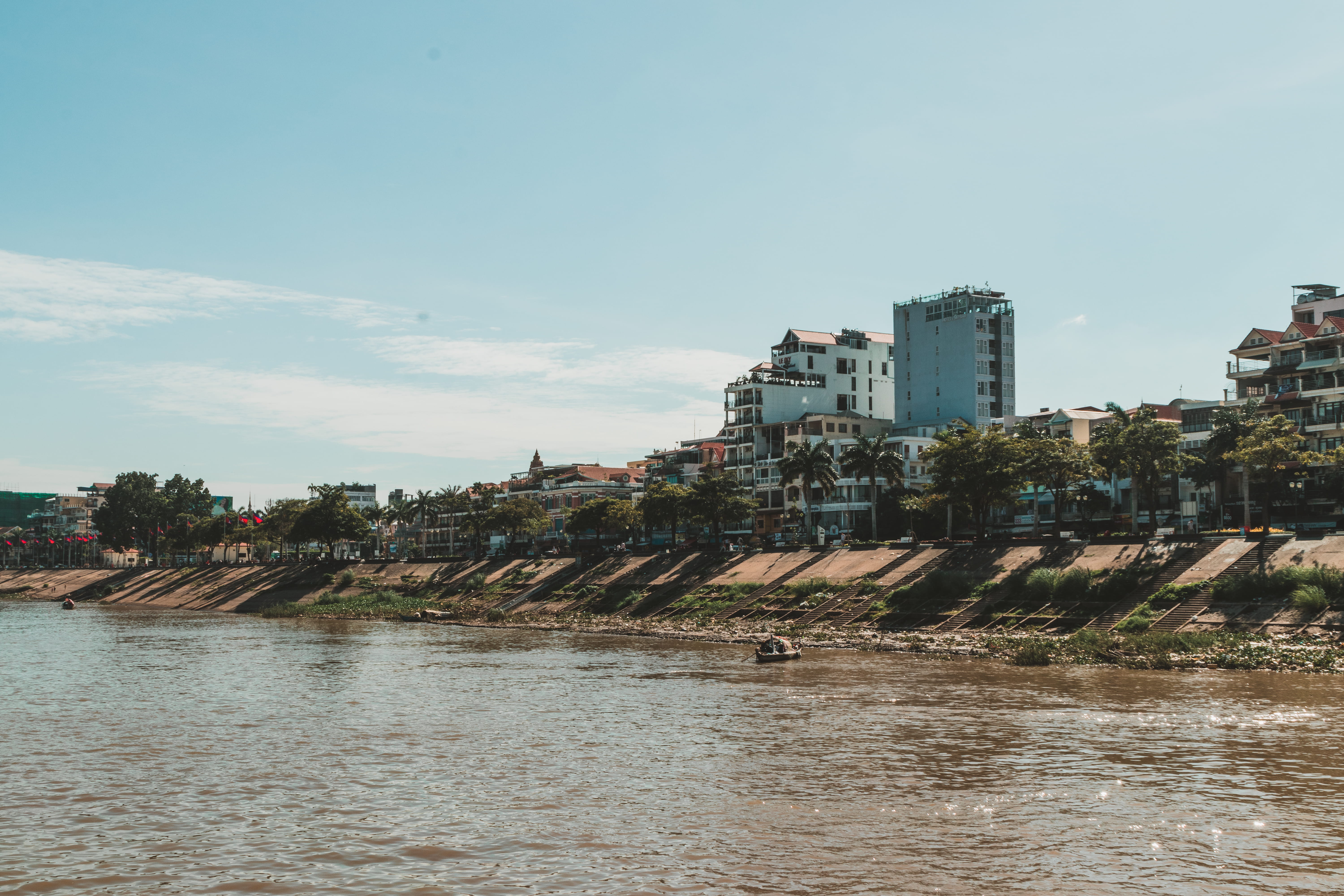 tree, plant, tonle river, building, third world country, asia, sky, cityscape, mekong river, ocean, tonle, global, water, river, phnom penh, apartment, HD Wallpaper