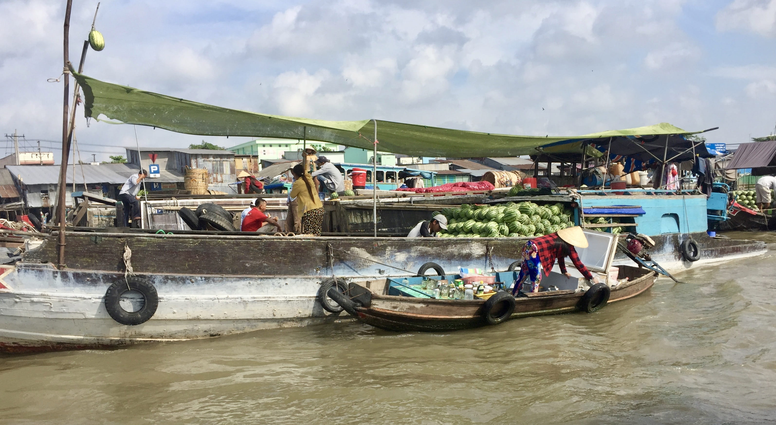 sea, river, waterfront, fishing boat, group of people, architecture, incidental people, transportation, men, nautical vessel, fishing industry, moored, HD Wallpaper