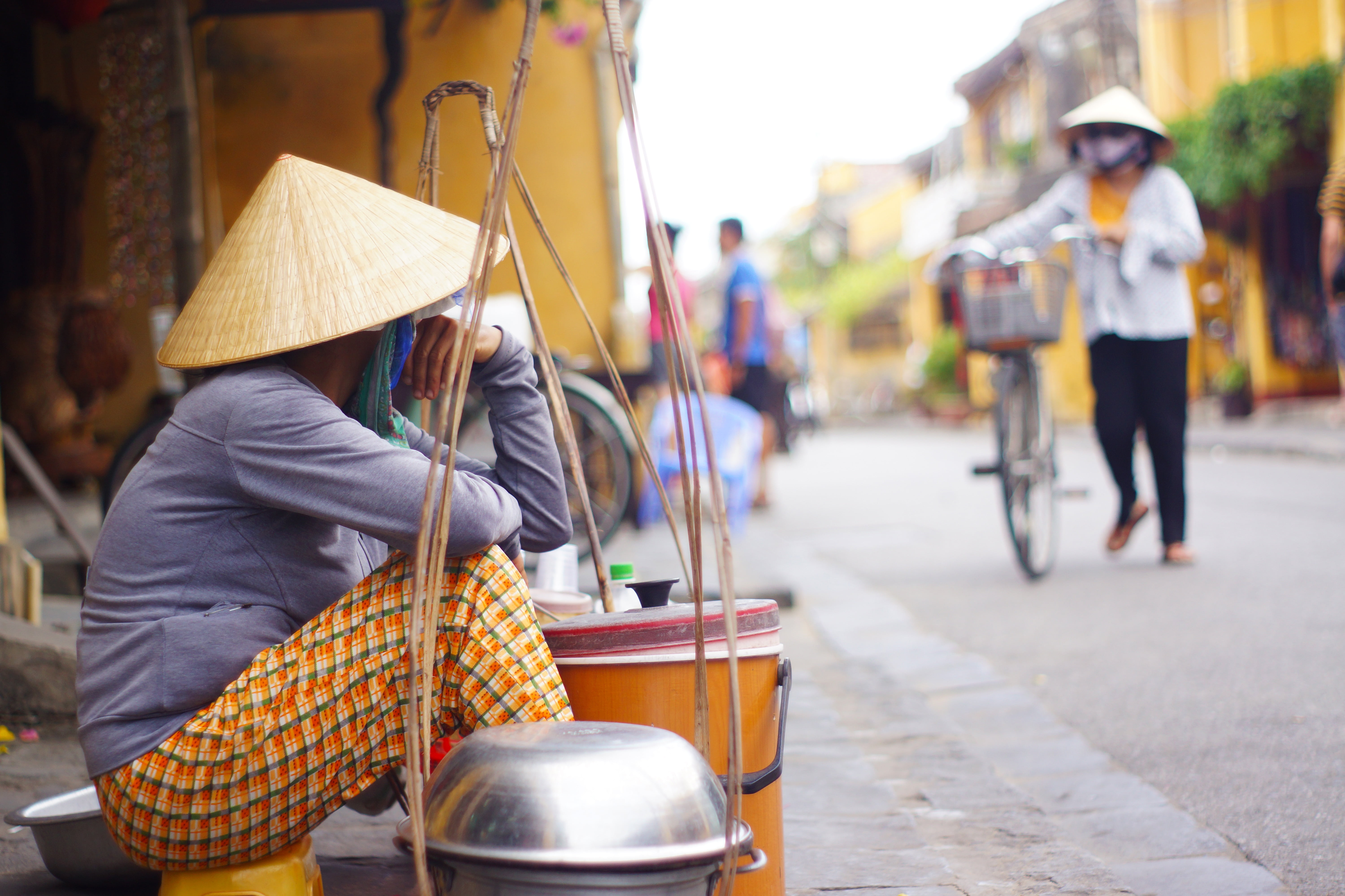 vietnamese, clothing, adult, 5K, incidental people, people, seller, women, rear view, transportation, outdoors, real people, urban Scene, men, day, hat, HD Wallpaper