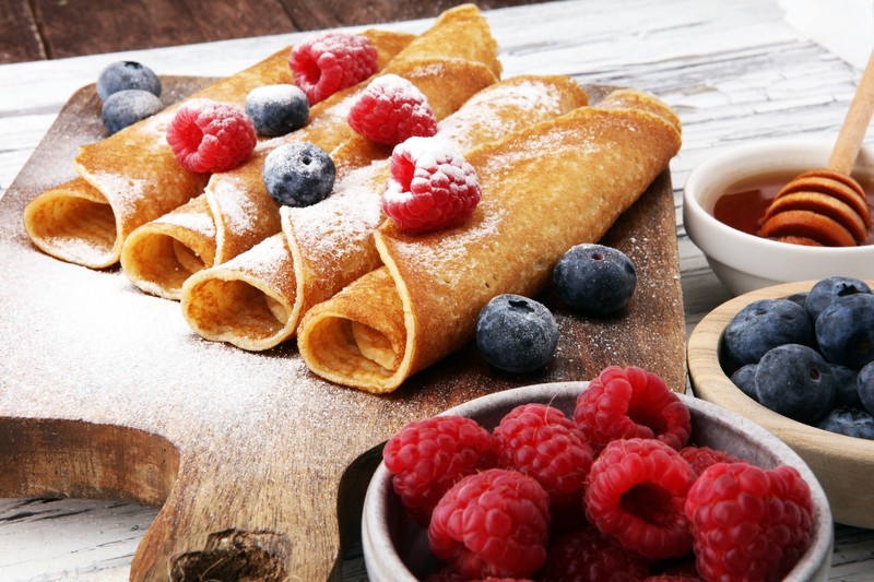 crepes, fruit, food, sweets, blueberries, raspberries, sugar, honey