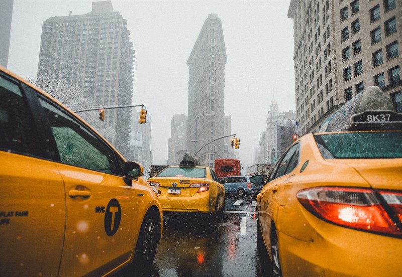 SamAlive, outdoors, street, building, snowing, landscape, city, New York City, car, taxi, traffic lights, Flatiron Building