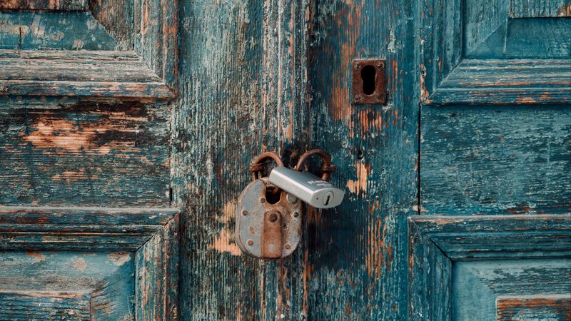 door, lock, old, wooden, abandoned, 4k