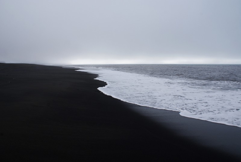 beach, photography, sea, monochrome, overcast, horizon, black sand, waves, black, gray, simple