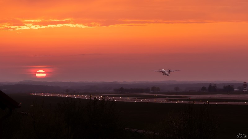 sunset, airplane, Takeoff, ATR 42, airport