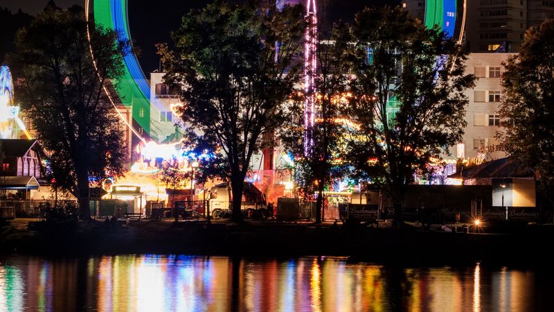 night city, river, ferris wheel, long exposure, light, 4k