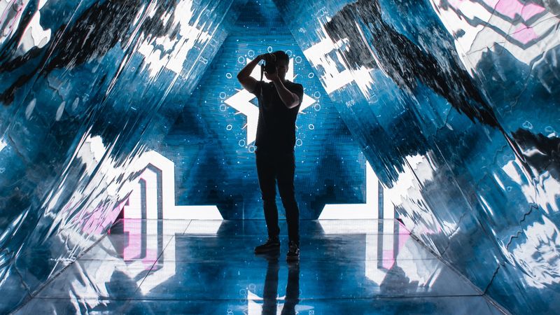 man, mirror, reflection, light, photographer, 4k