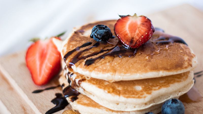 pancakes, strawberries, blueberries, berries, dessert, 4k