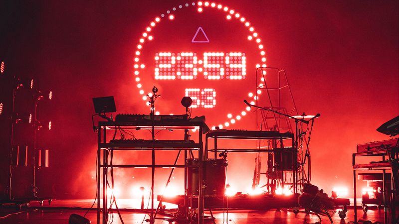stage, clock, musical instruments, light, red, 4k