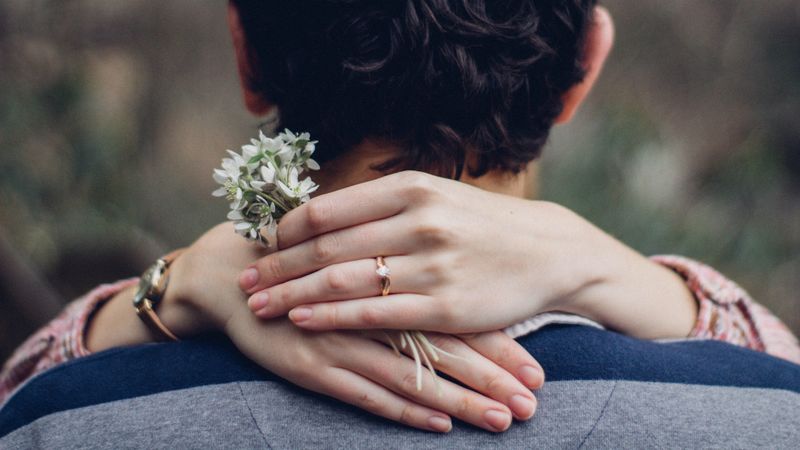 hands, hugs, romance, flowers, tenderness, 4k