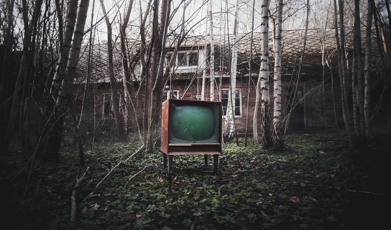 old, house, TV, dark, trees