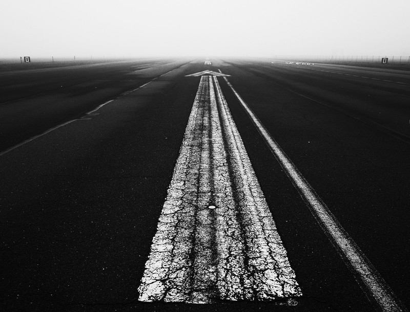 monochrome, photography, road, asphalt, mist, arrows (design), black