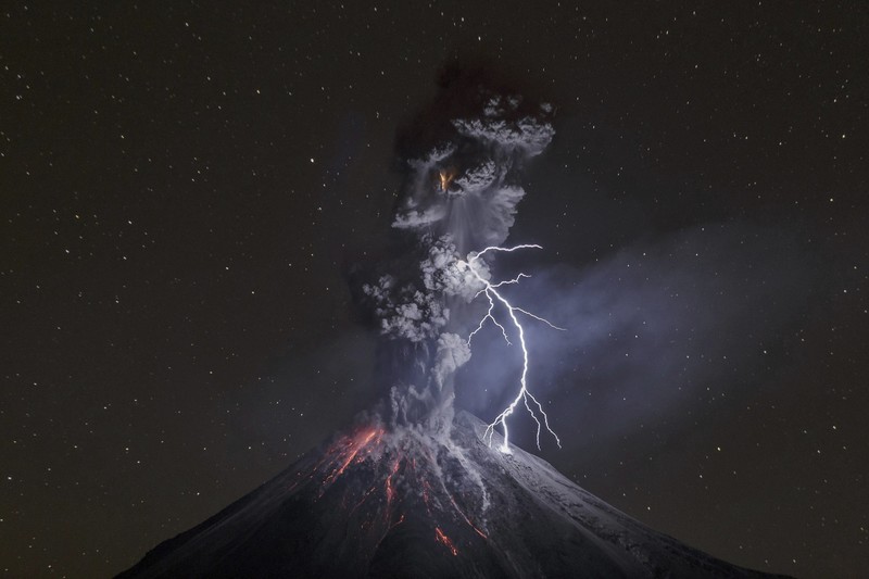 Bali, volcano, lightning, clouds