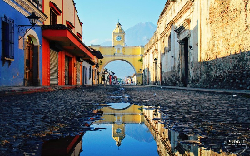 Guatemala, town, street, water, cobblestone, clocktowers, old building, house, arch, mountains, reflection, people, watermarked, Arch of Santa Catalina, Arco de Santa Catalina, Antigua Guatemala