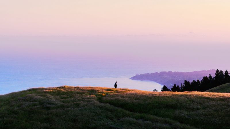 ocean, coast, horizon, hills, silhouette, fog, 4k
