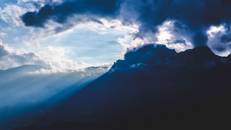 mountains, clouds, rays, fog, foothill, dark, 4k