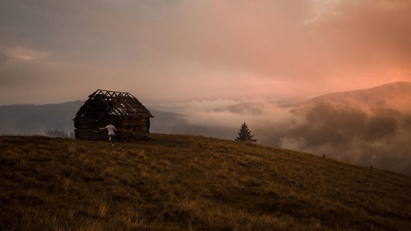 hut, ruins, man, mountains, lonely, abandoned, 4k