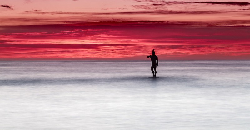 sky, sea, nature, horizon, statue, red