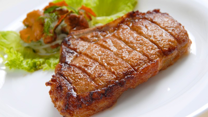 meat, steak, food, animals, cow, flesh, muscles, death, lettuce, plates