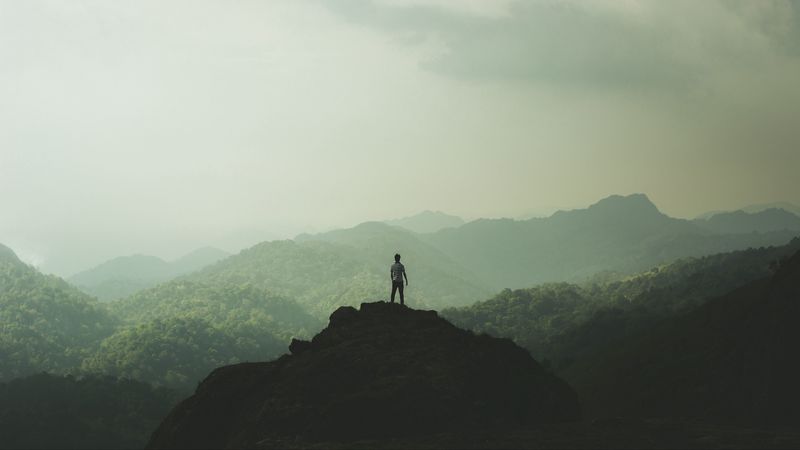silhouette, mountains, fog, peak, loneliness, freedom, 4k