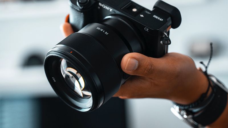 camera, hand, lens, optics, 4k