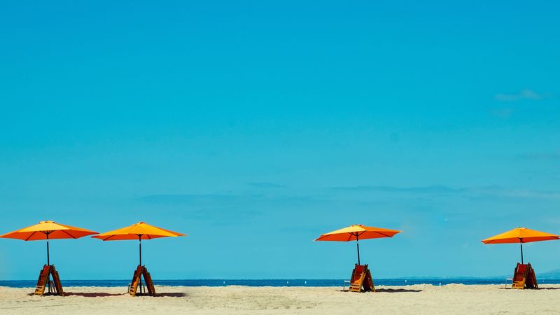 deckchairs, beach, sand, sea, vacation, 4k