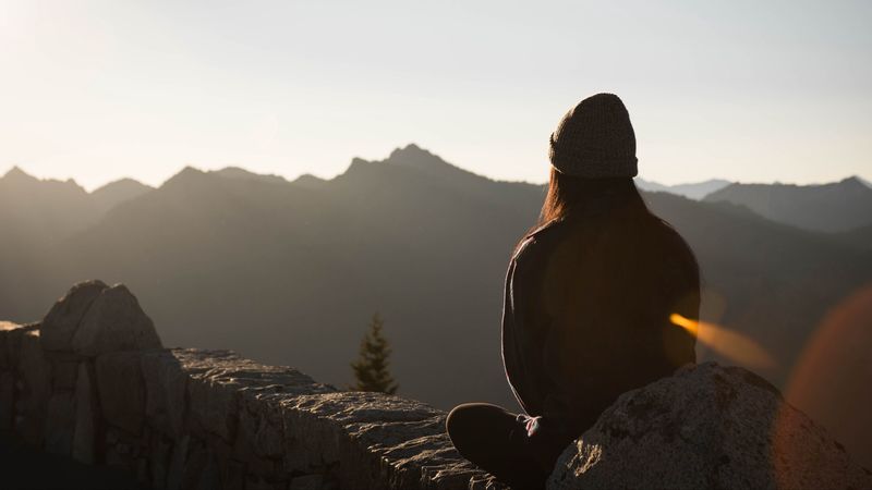 silhouette, mountains, solitude, loneliness, girl, 4k
