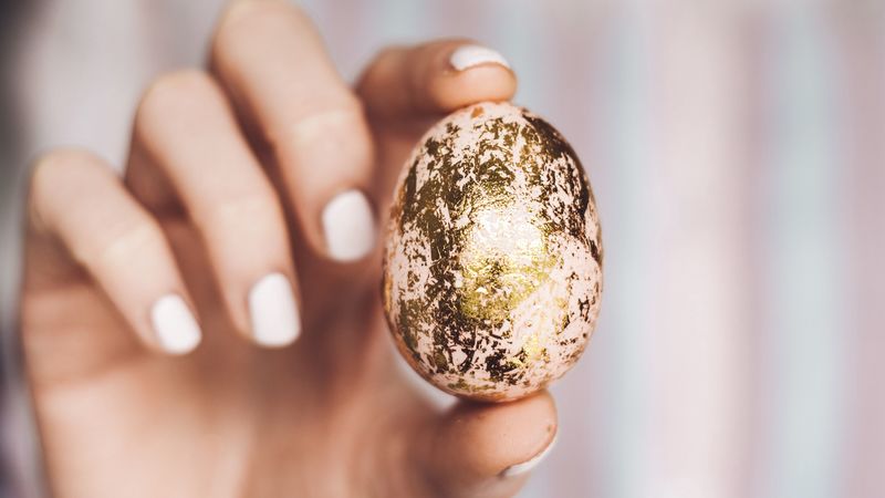 easter, egg, hand, fingers, paint, 4k