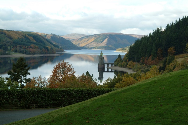 nature, landscape, building, old building, Lake Vyrnwy, Wales, UK, lake, tower, hills, trees, grass