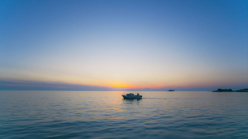 boat, horizon, sunset, waves, 4k