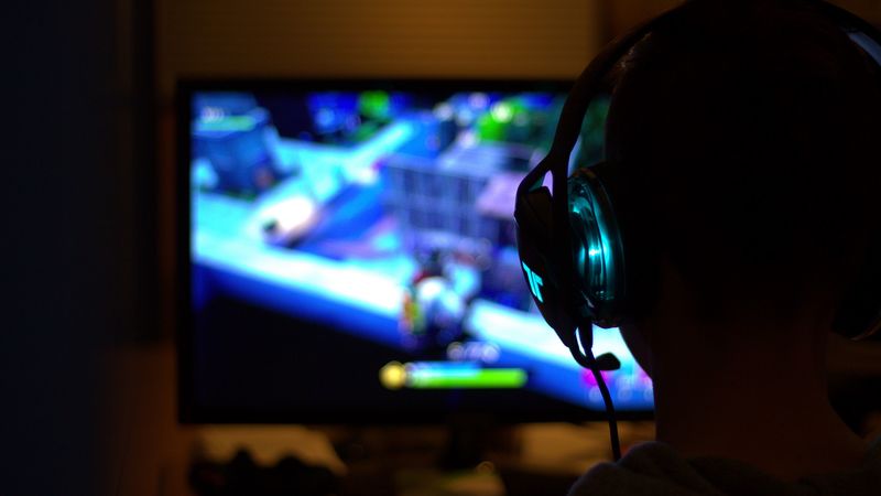 headphones, headset, gaming, glowing, dark, gamer, 4k