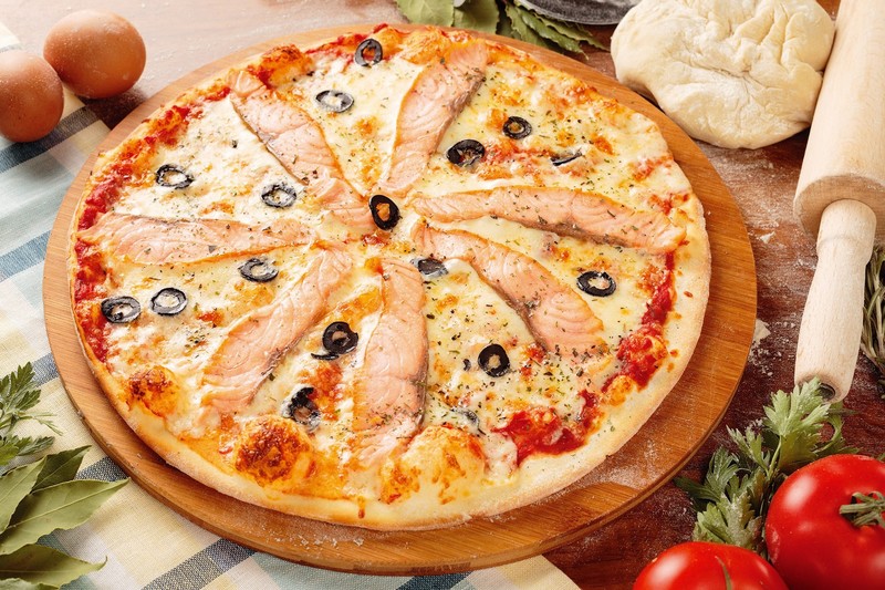 olives, food, salmon, cheese, pizza