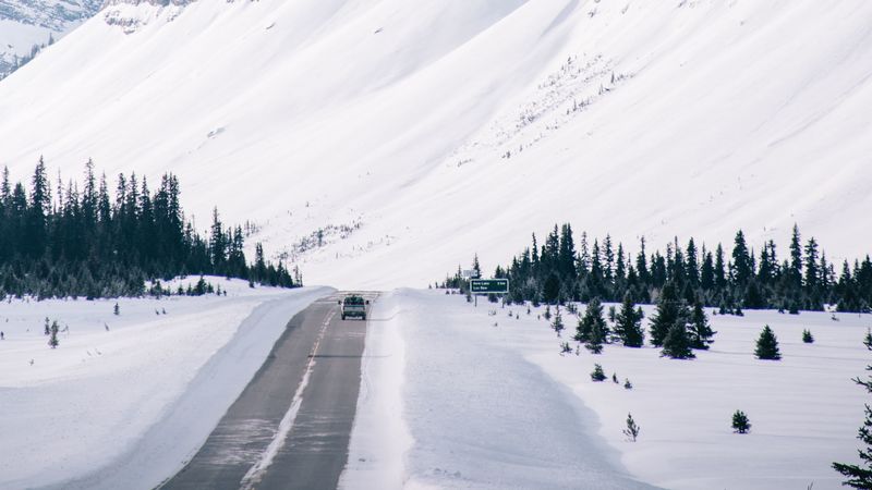 road, mountain, slope, snow, winter, 4k
