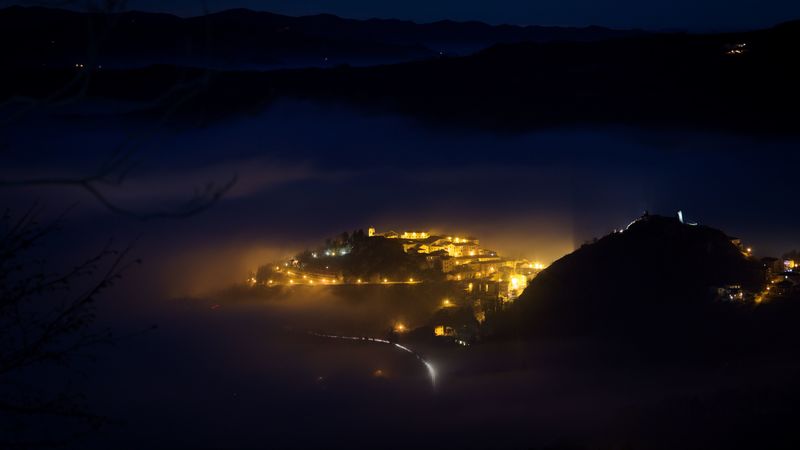 city, night, fog, light, mountains, rimini, italy, 4k