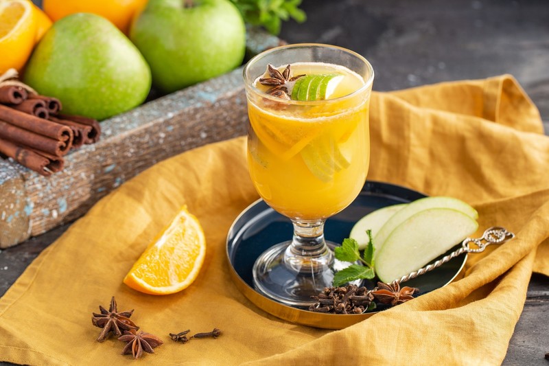 food, fruit, drinking glass, cocktail, apples, cinnamon, star anise, mint leaves