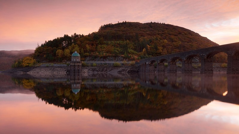 nature, landscape, lake, water, hill, reflection, dam, trees, plants, rocks, sunset, sky, clouds, fall, Wales, UK, Craig Goch Dam