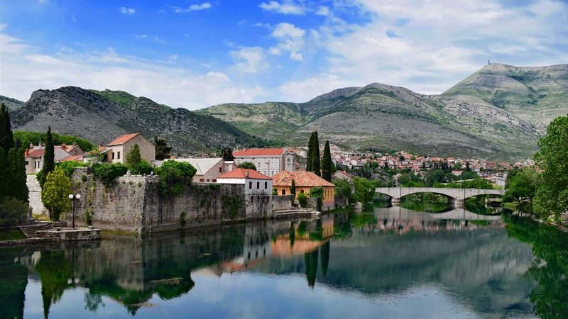 buildings, reflection, mountains, 4k